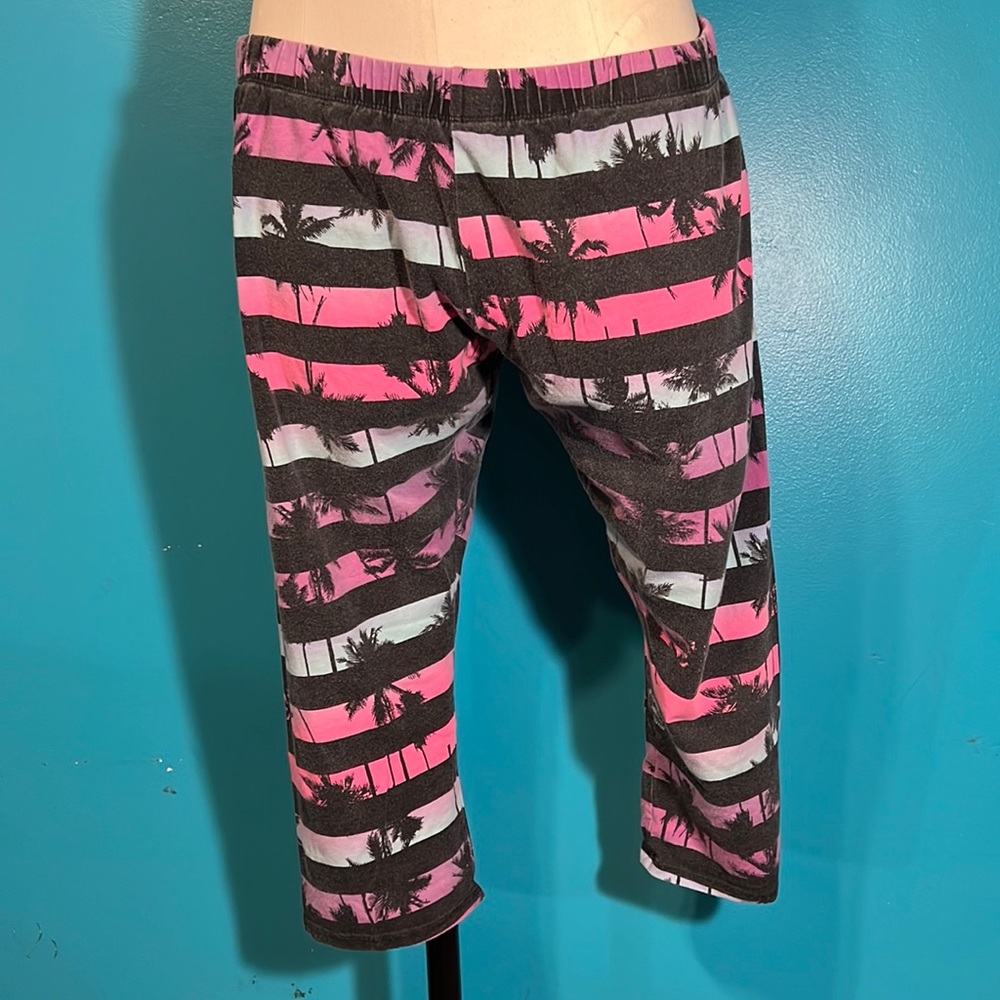 Cute sunset capris